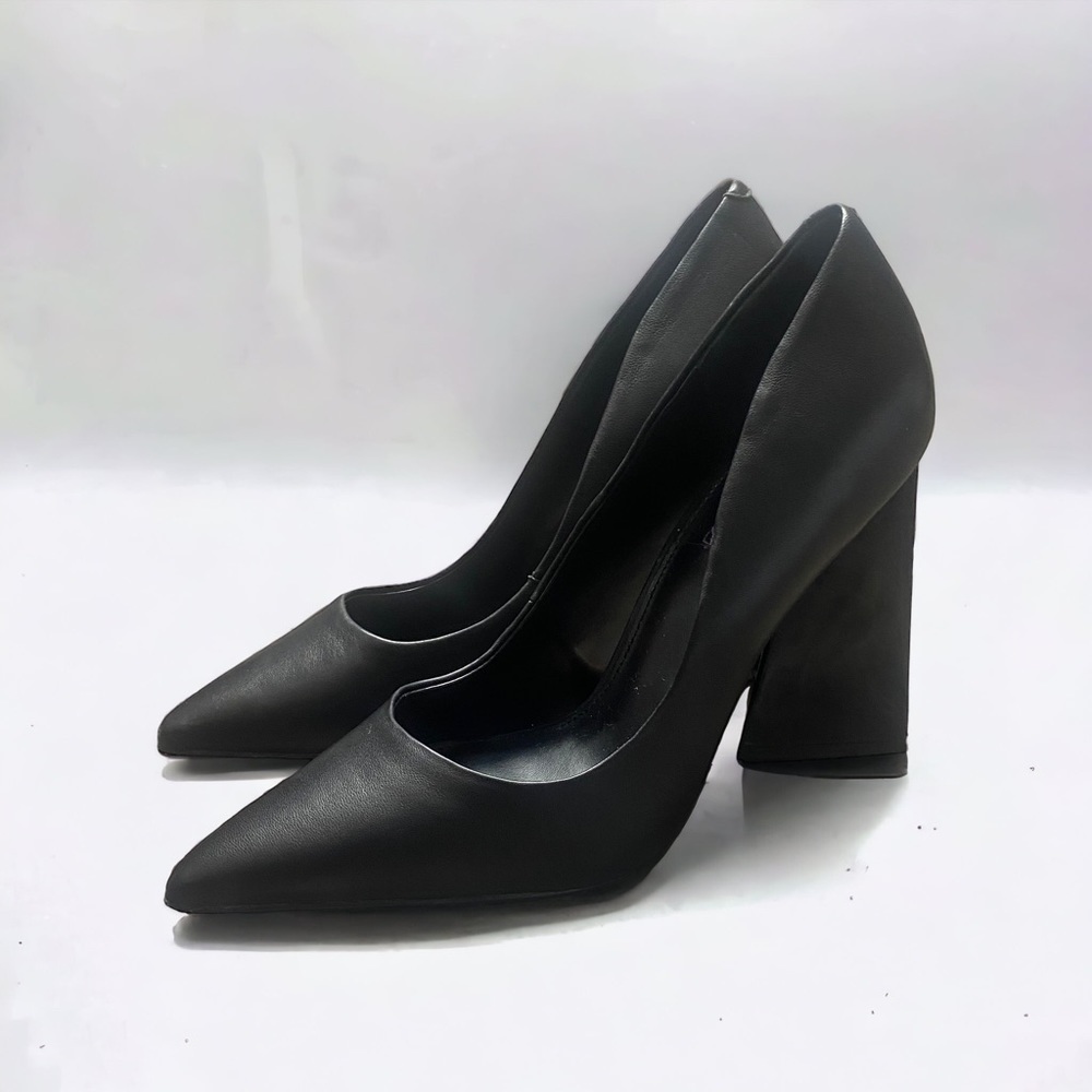 Steve Madden Leather Black PICKEE Pump Heels Size 10M.